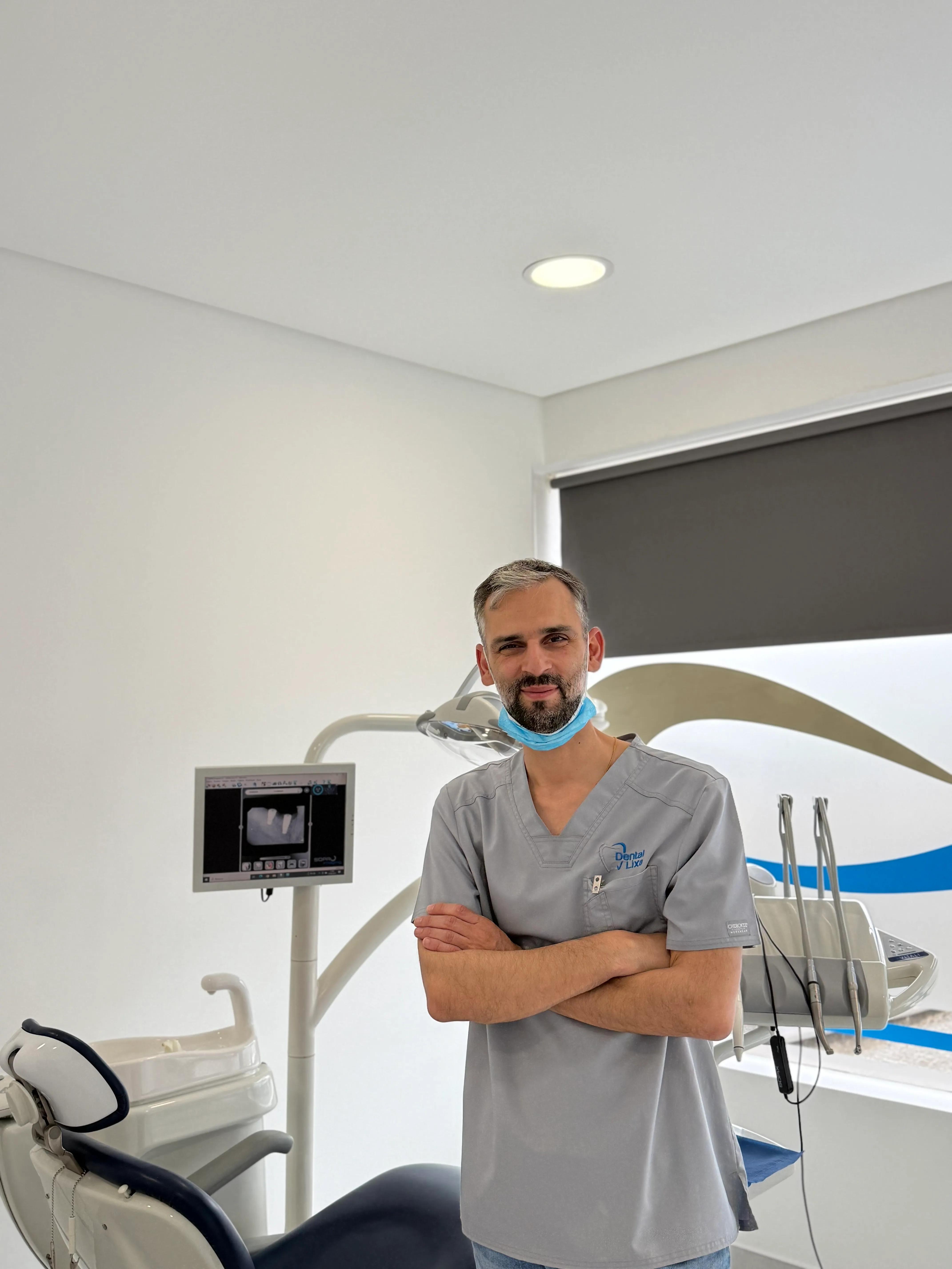 Retrato do Dr. Alberto Cunha, diretor clínico da Dental Lixa